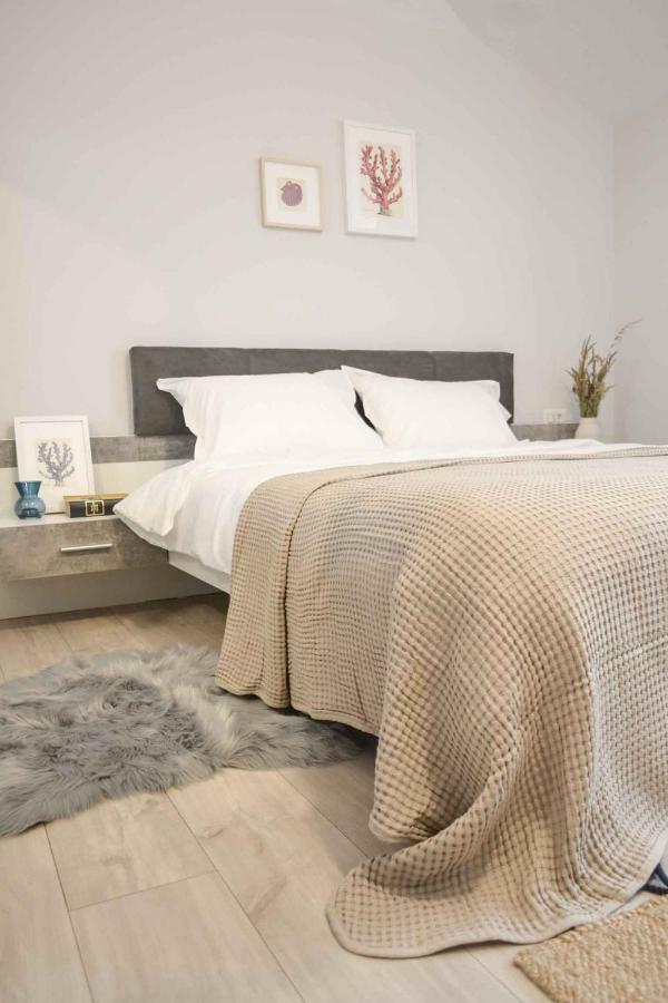 Vila White Tulip Алба Юлия Екстериор снимка